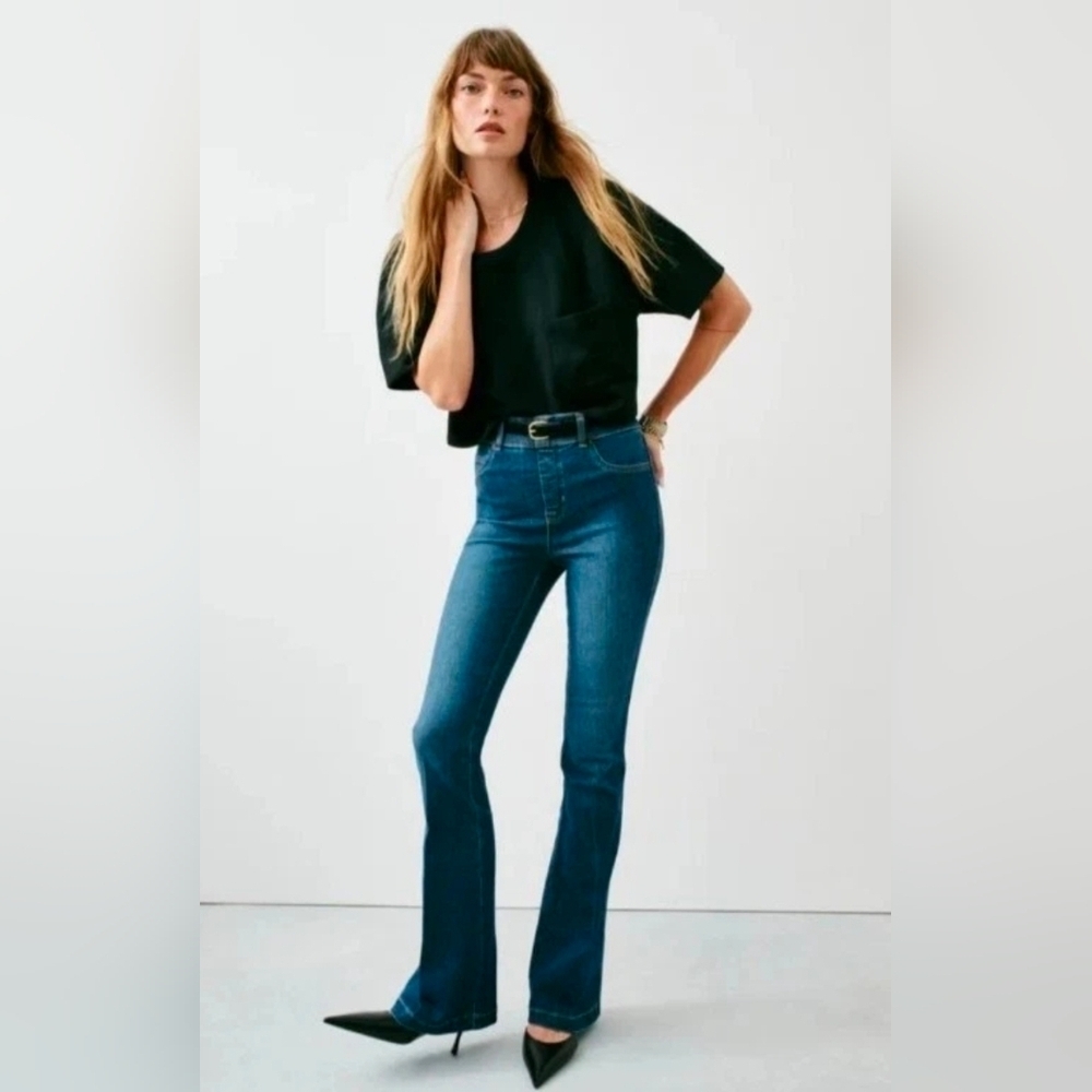 NWOT SPANX 21164R Blue Denim Core Shaping Pull On Wide Leg Flare Jeans Sz XL TG